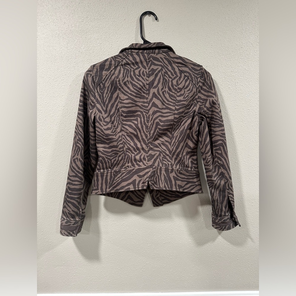 NWT White House Black Market Espresso Zebra Print Denim Jacket Size 0P - Picture 6 of 7